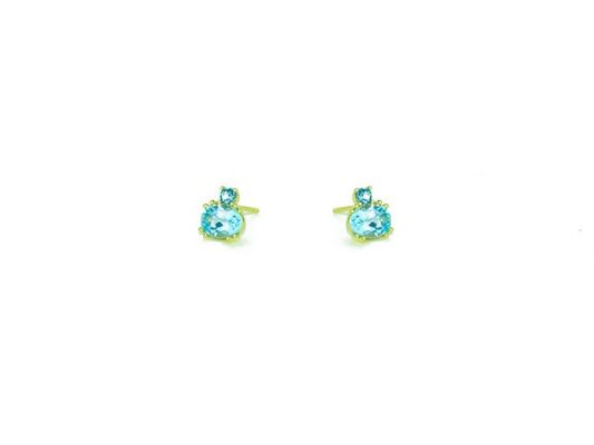 Yellow gold earrings with blue topaz.