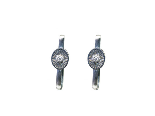 Oxidized and satin-finished 925mm silver earrings with 0.02ct natural diamonds.