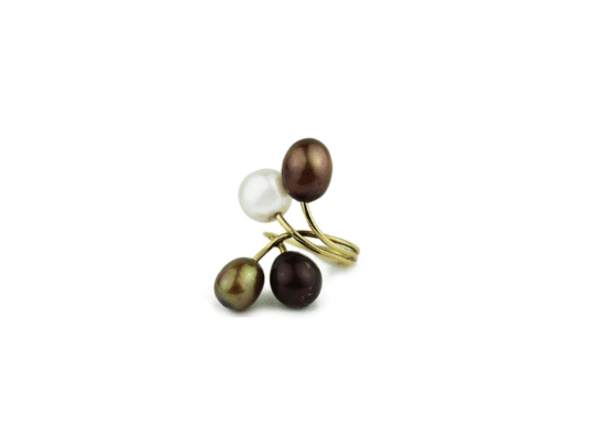 Gold and pearl ring