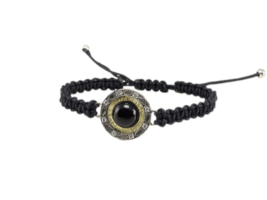 Pulsera de macramé con centro de plata, oro amarillo, diamantes blancos y ónix.