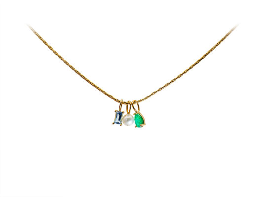 Chain and 3 pendants in yellow gold, colored stones and pearl.